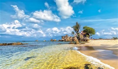 {image.media_title -> f:transform.html())} {image.copyright -> f:transform.html())}